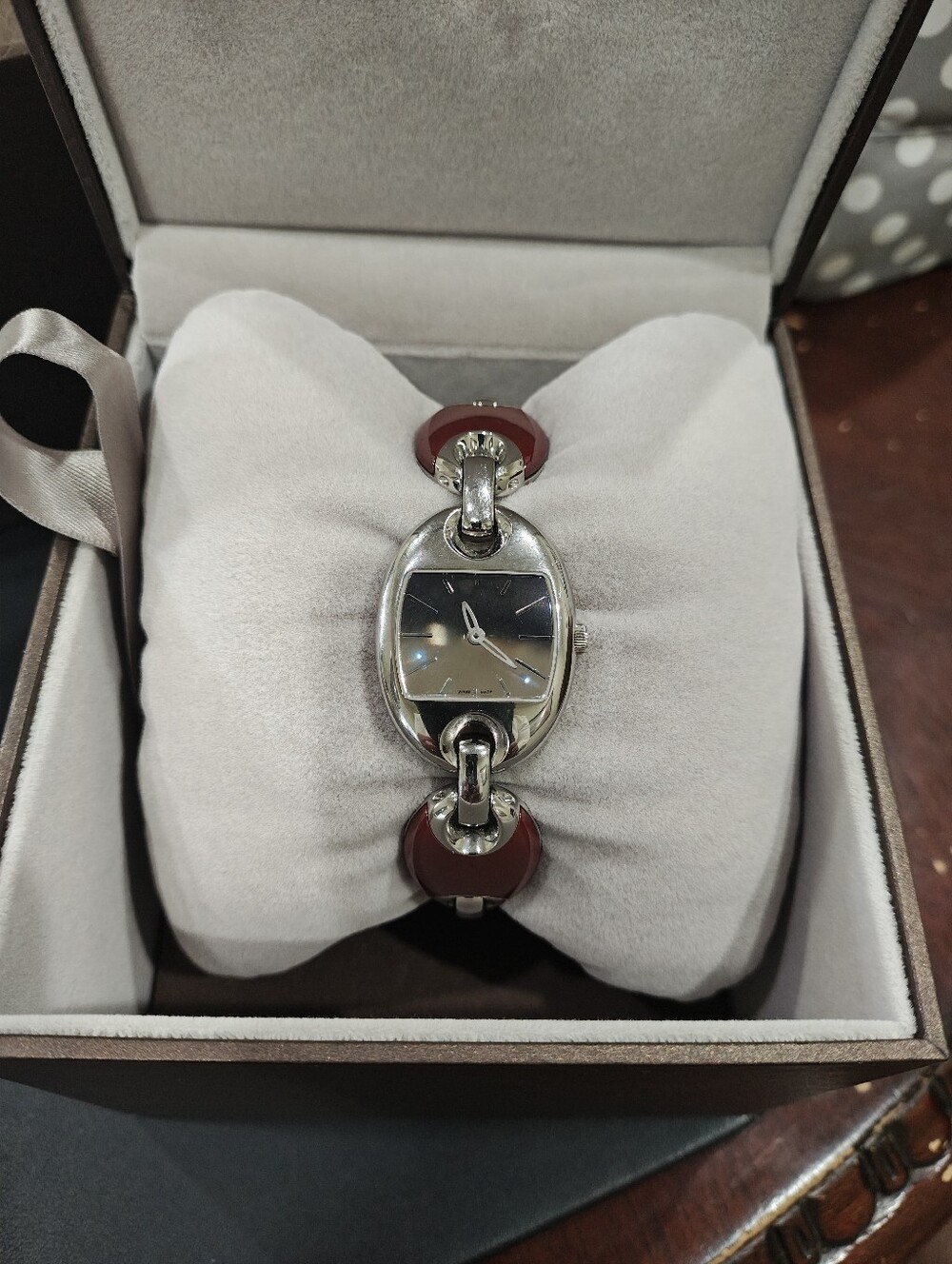 Gucci Marina Chain Women's Watch-YA 121516... Beautiful Rare Red Color